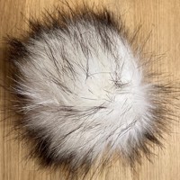 Kvast, "Fake Fox" 10-12 cm Hvid m Sort